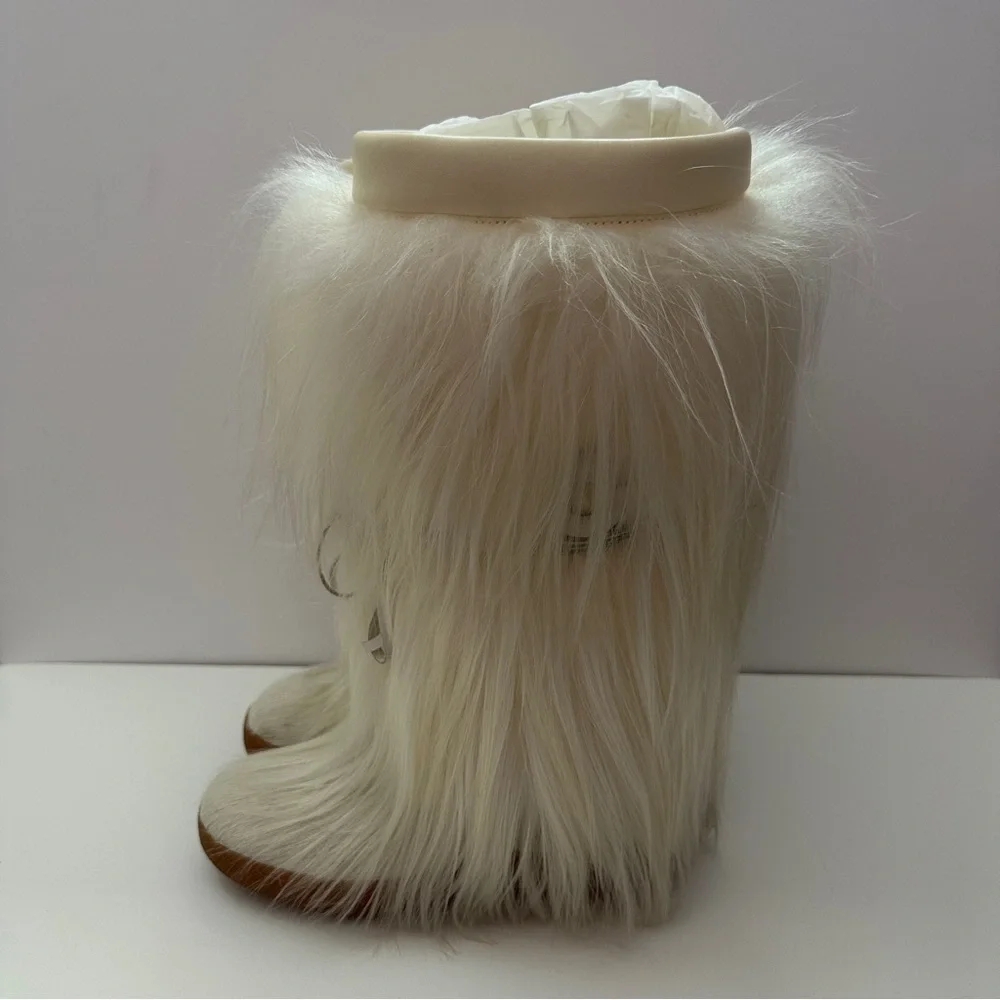 Brand NEW Ferragamo Genuine Shearling Fur Cream Winter Boots